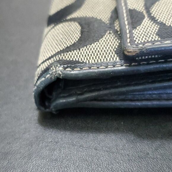 Tan and navy Coach wallet - Picture 4 of 10